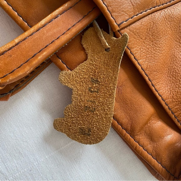 Vintage Classic Tan Leather Briefcase - Picture 6 of 11